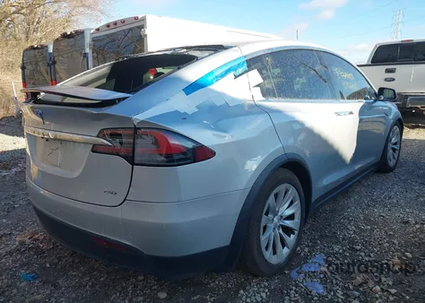 2016 Tesla Model X 60D/70D/75D/90D/P100D из США, поврежденный, VIN 5YJXCBE2XGF017668